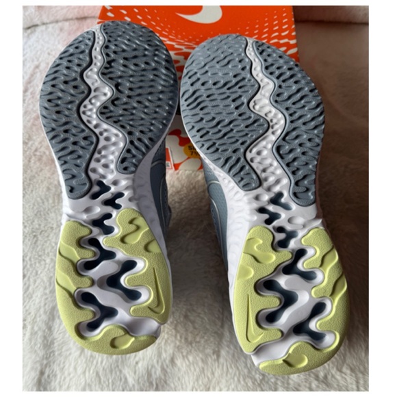 Nike RENEW RUN RUNNING SHOES SIZE 7 1/2 NEWT - Picture 15 of 16